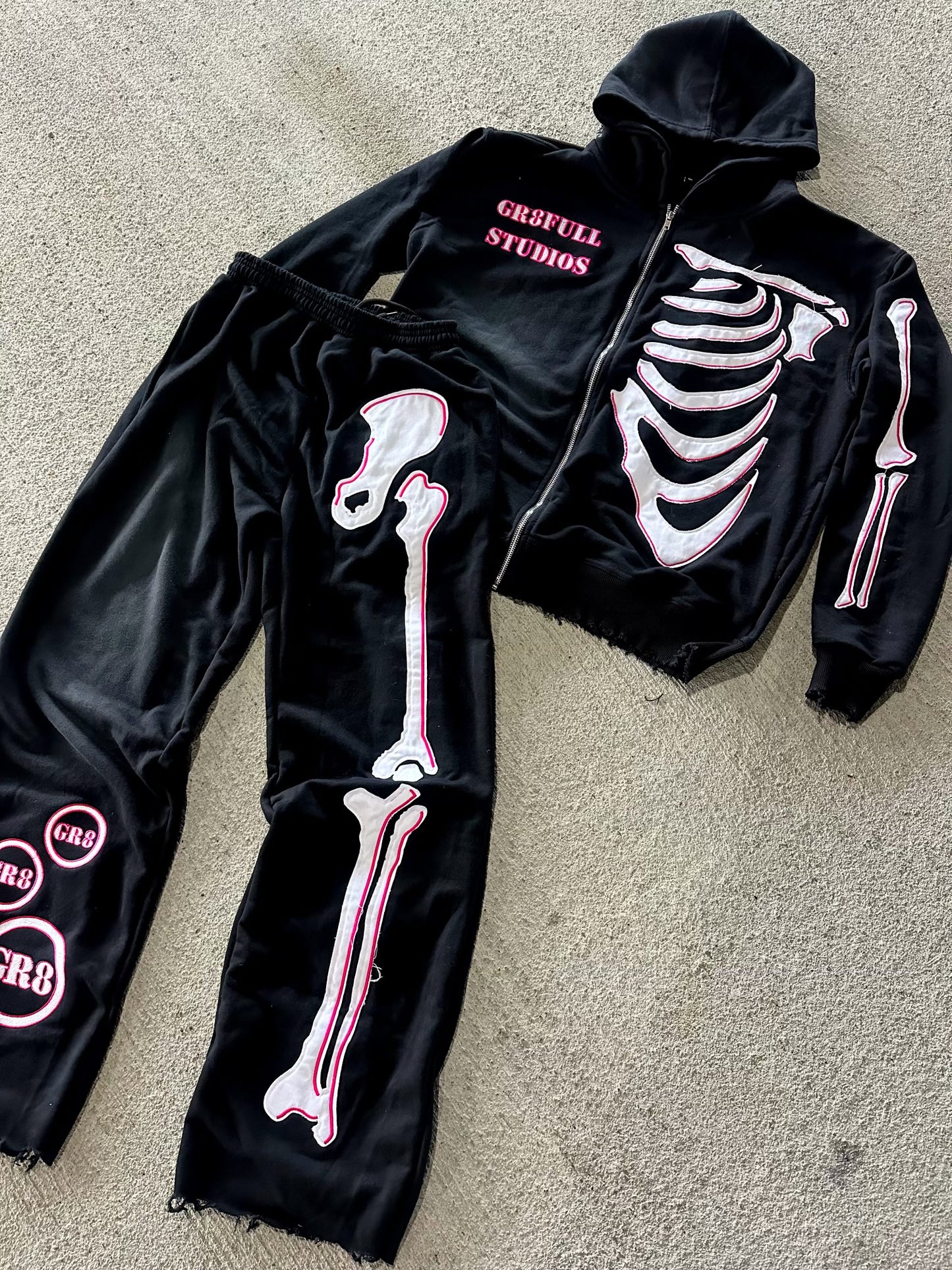 “GRAVEFULL” Pink Set